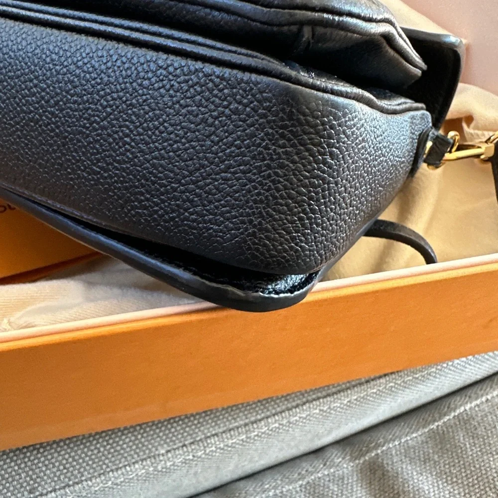 Pochette Métis
Monogram Empreinte Leather - Black - Picture 10 of 12